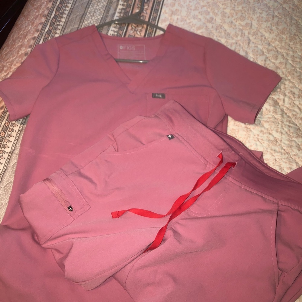 SMALL LIMITED EDITION chalk pink figs scrubs!